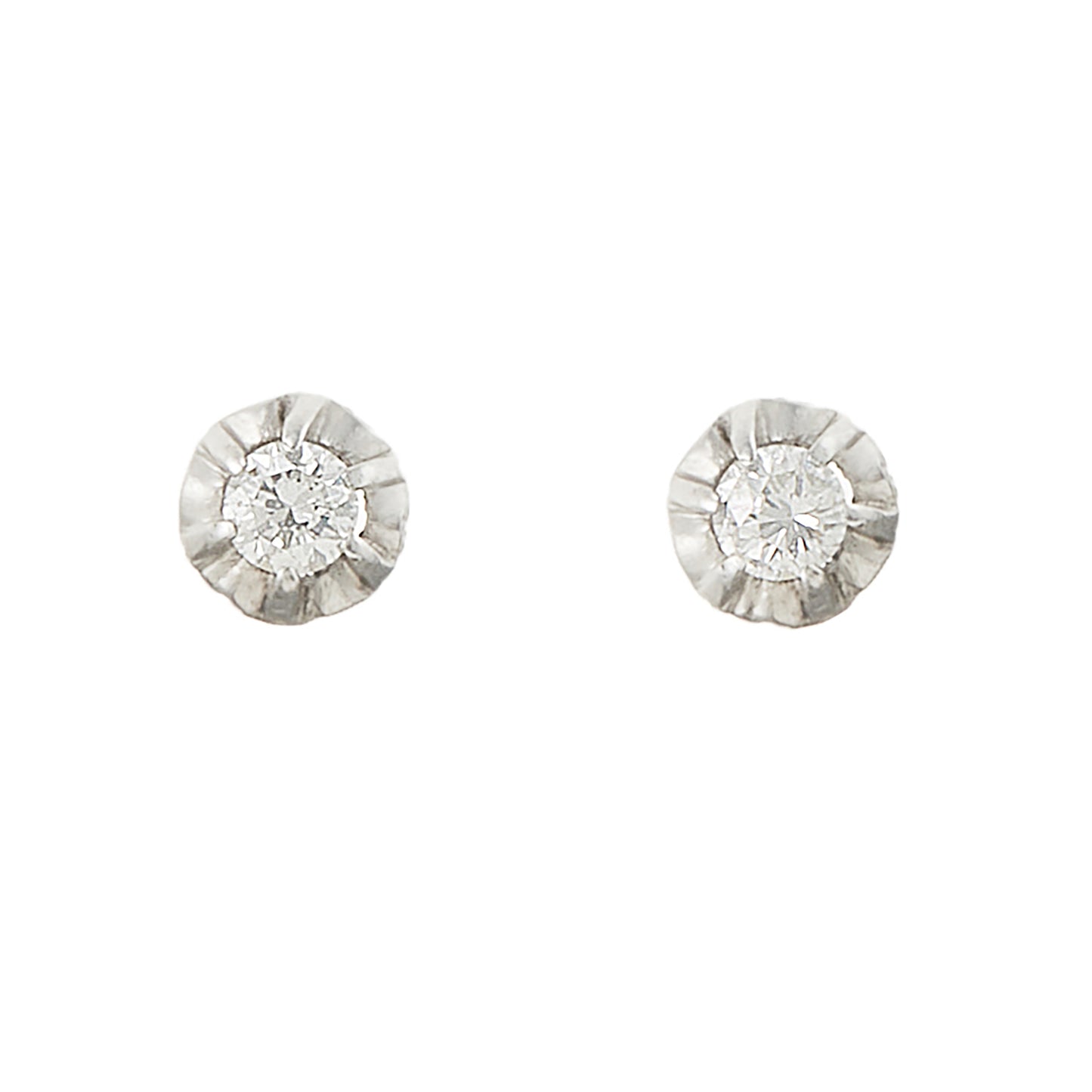 Classic 18ct white gold stud earrings, each with a 0.20ct diamond in a six claw setting. Argentina.