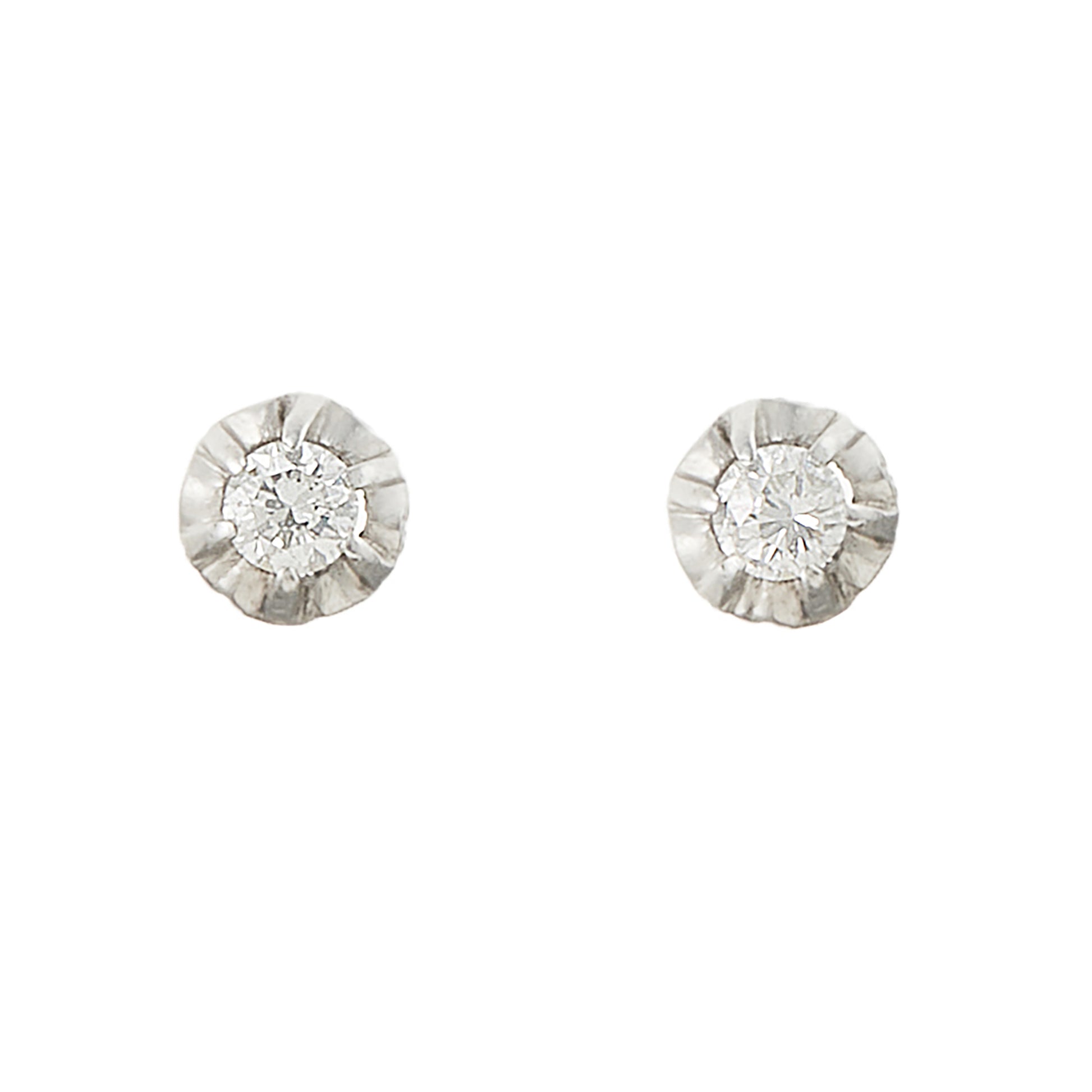 Classic 18ct white gold stud earrings, each with a 0.20ct diamond in a six claw setting. Argentina.