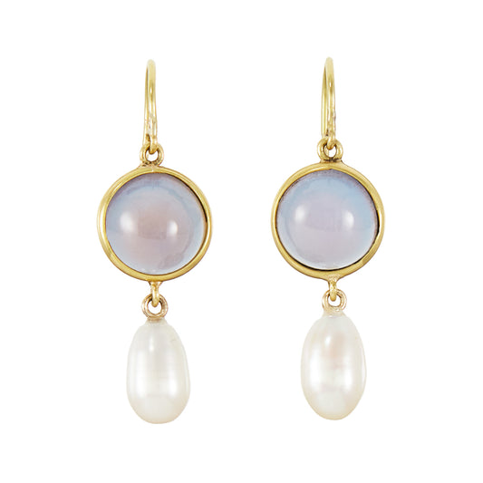 Beautiful vintage 18ct gold drop earrings, each set with a cabochon moonstone and a pearl drop. Shepherd hooks.