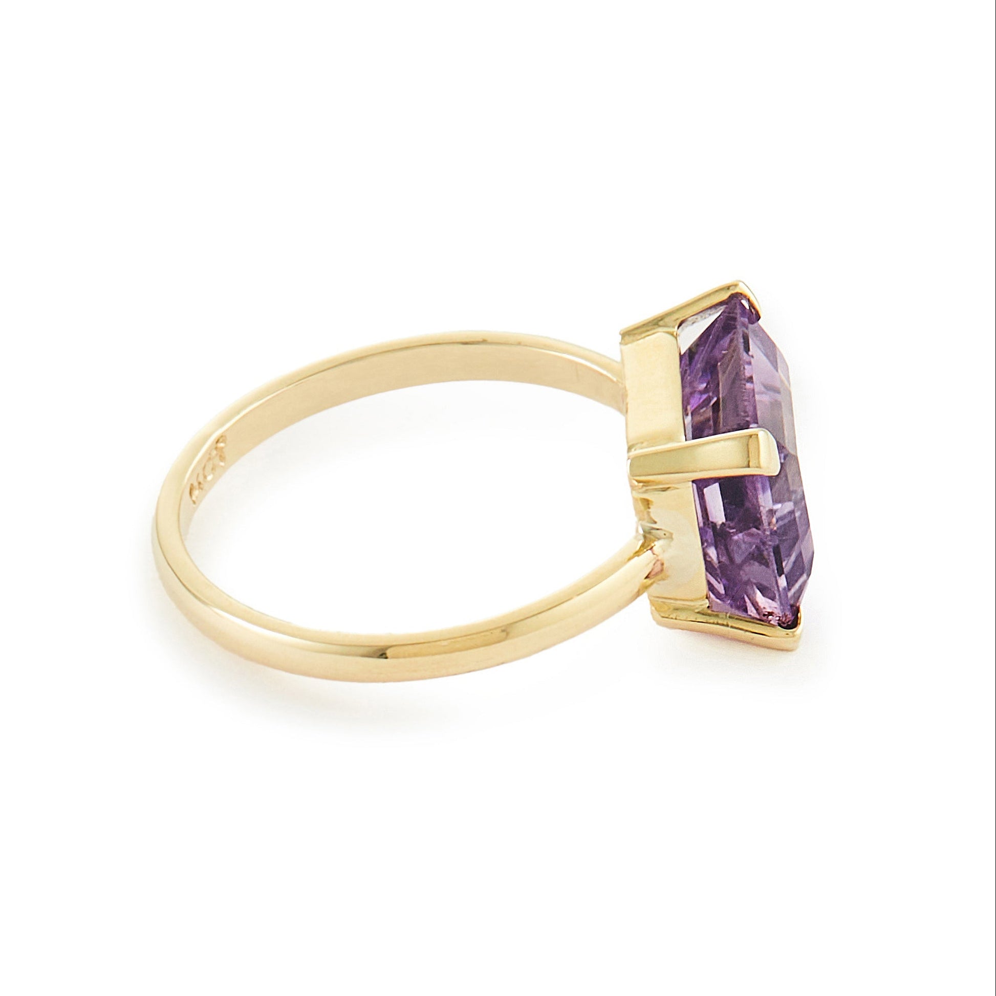 Classic 9ct yellow gold ring with a rectangular, beautifully faceted amethyst in a claw setting.
