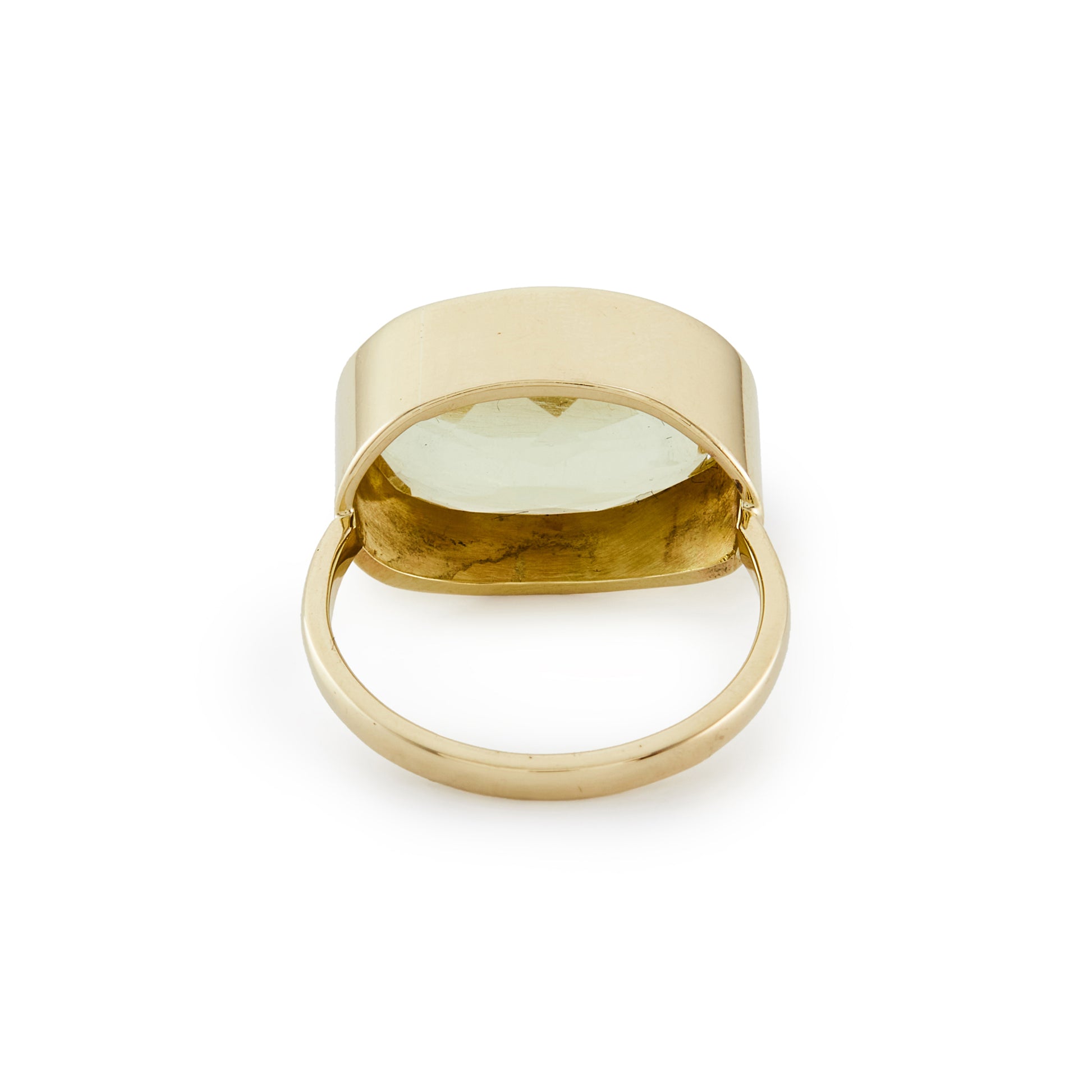 Stylish 9ct gold ring, set with a beautifully faceted oval citrine.