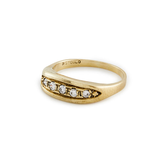 Classic vintage 9ct gold five stone diamond ring. Oblo