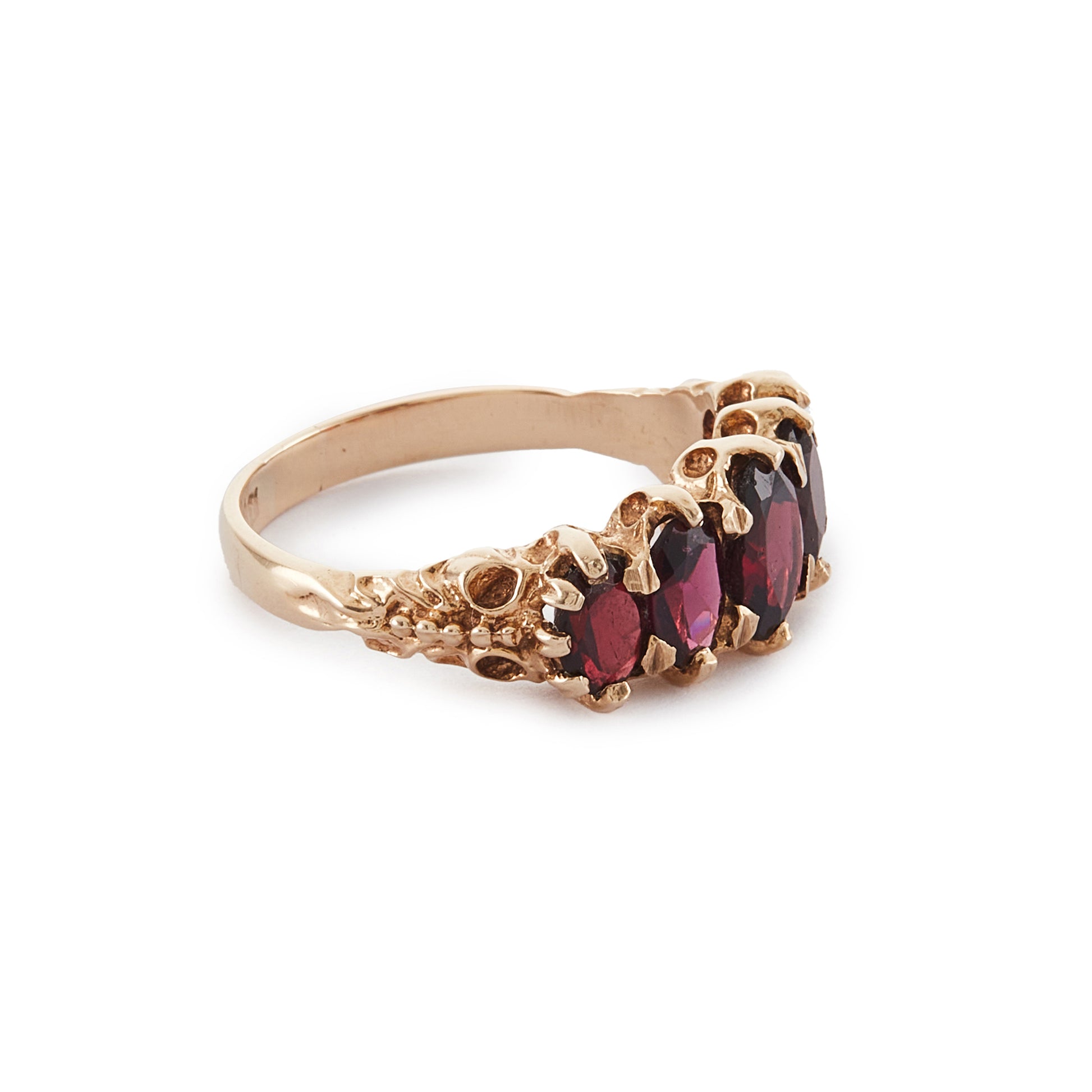 Classic vintage 9ct gold ring with five beautiful deep red garnets, each in a claw setting.