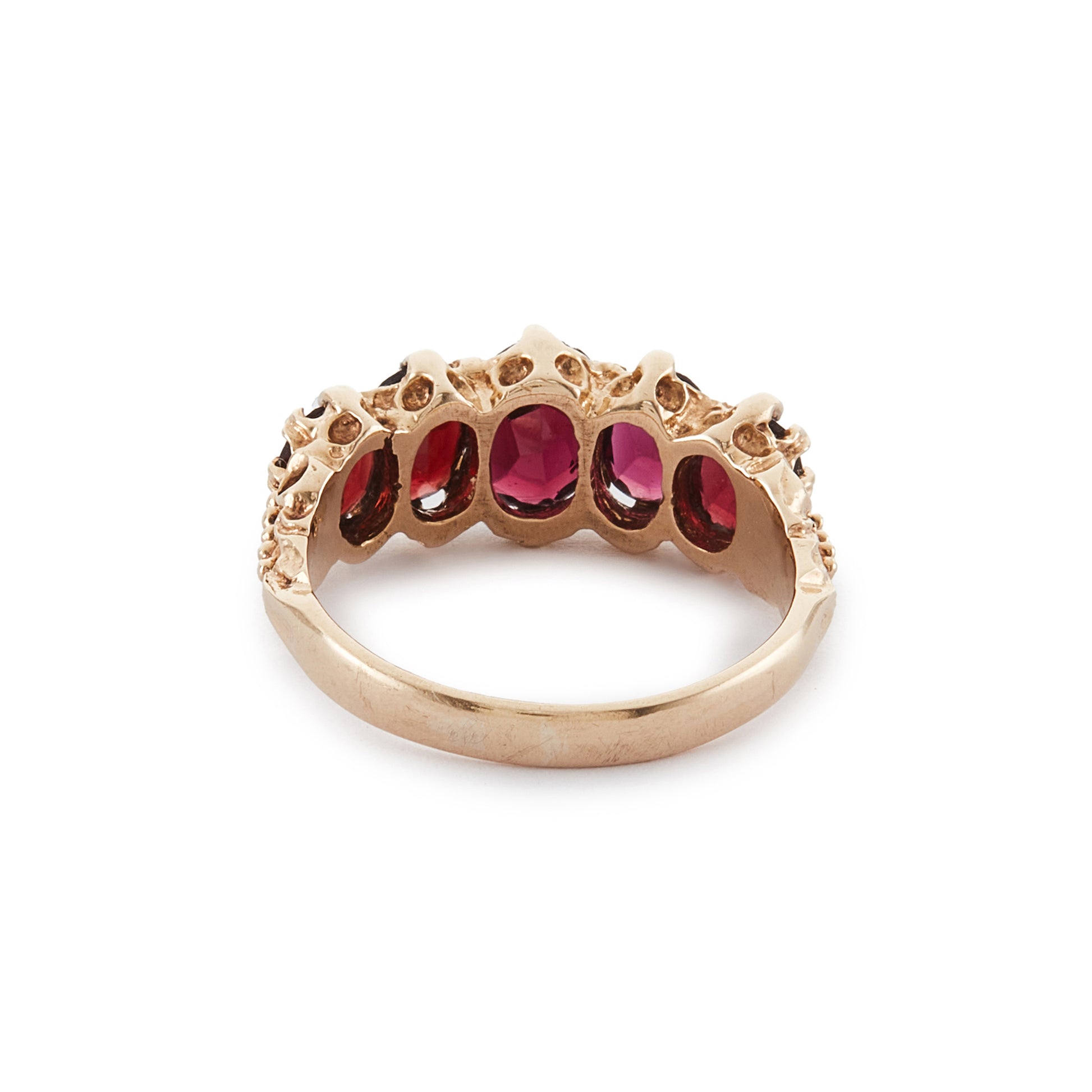Classic vintage 9ct gold ring with five beautiful deep red garnets, each in a claw setting.