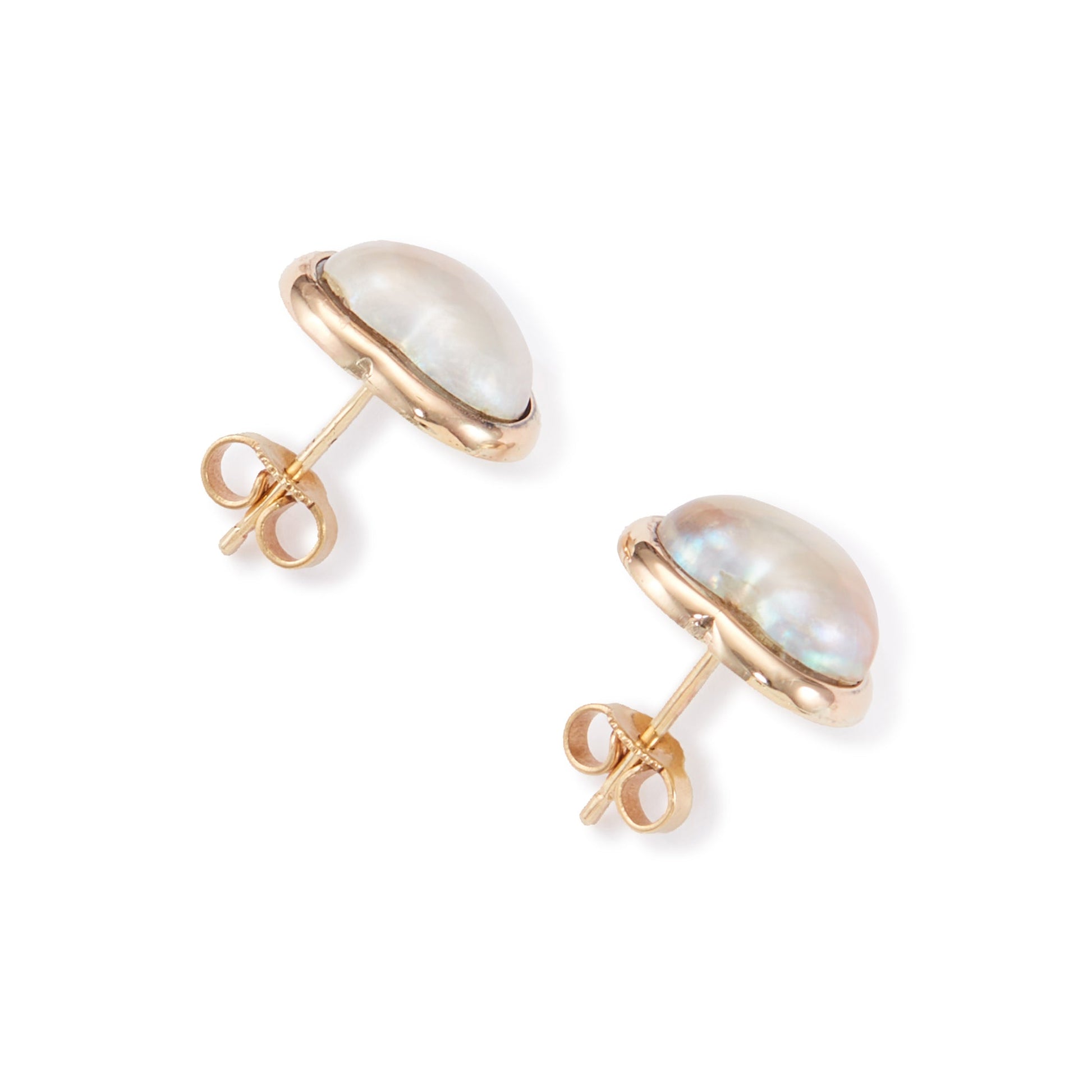 Lovely 9ct gold earrings, each set with a lustrous heart-shaped mabe pearl.