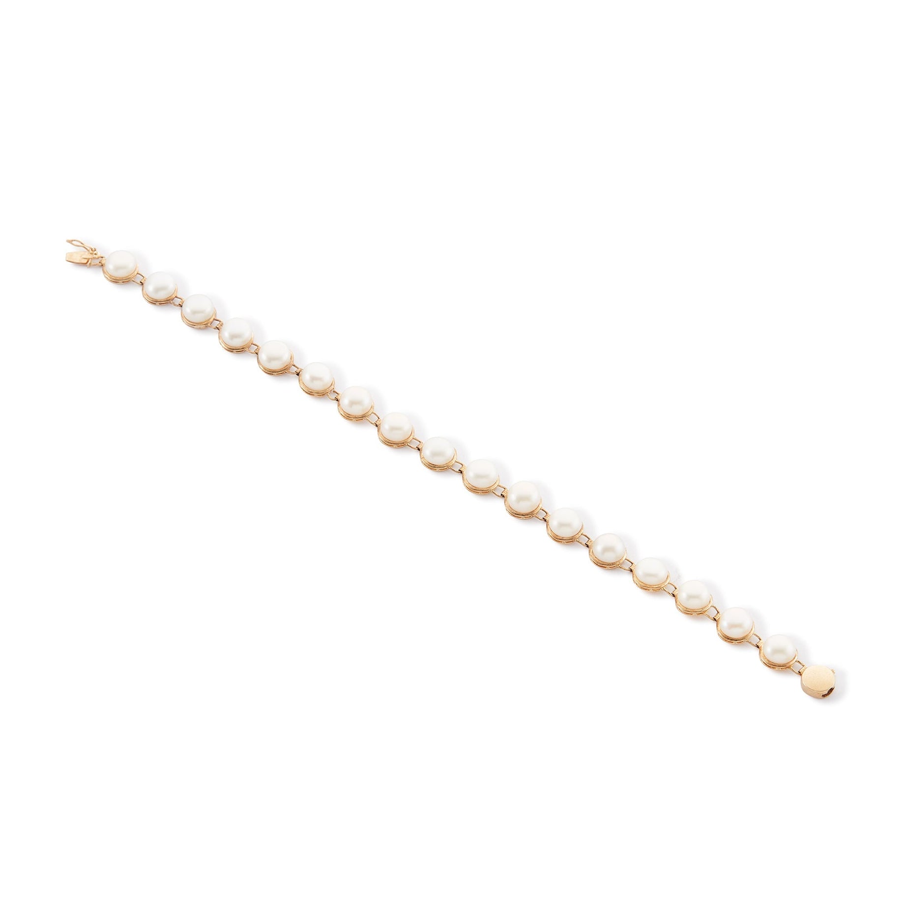 Lovely 9ct yellow gold bracelet set with seventeen lustrous button pearls.