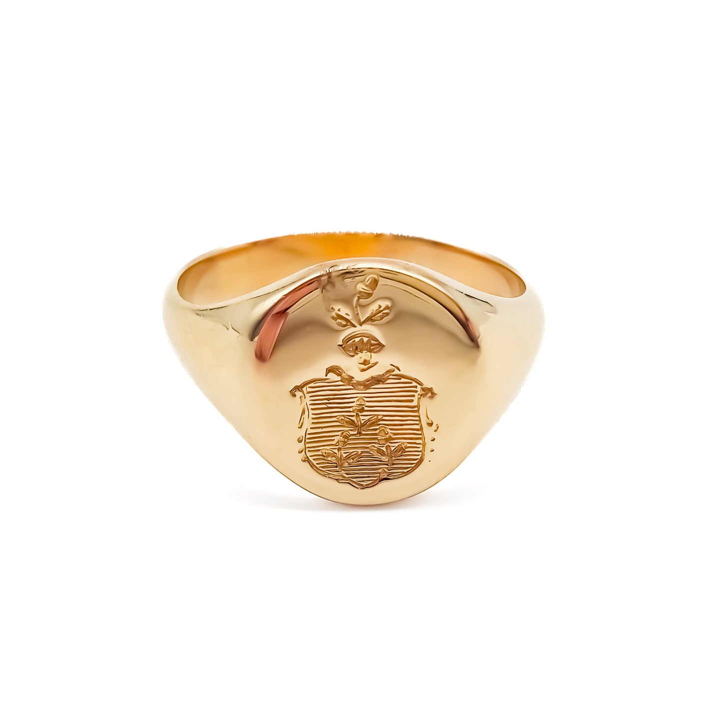 Classic 9ct gold signet ring engraved with a shield. Circa 1930’s