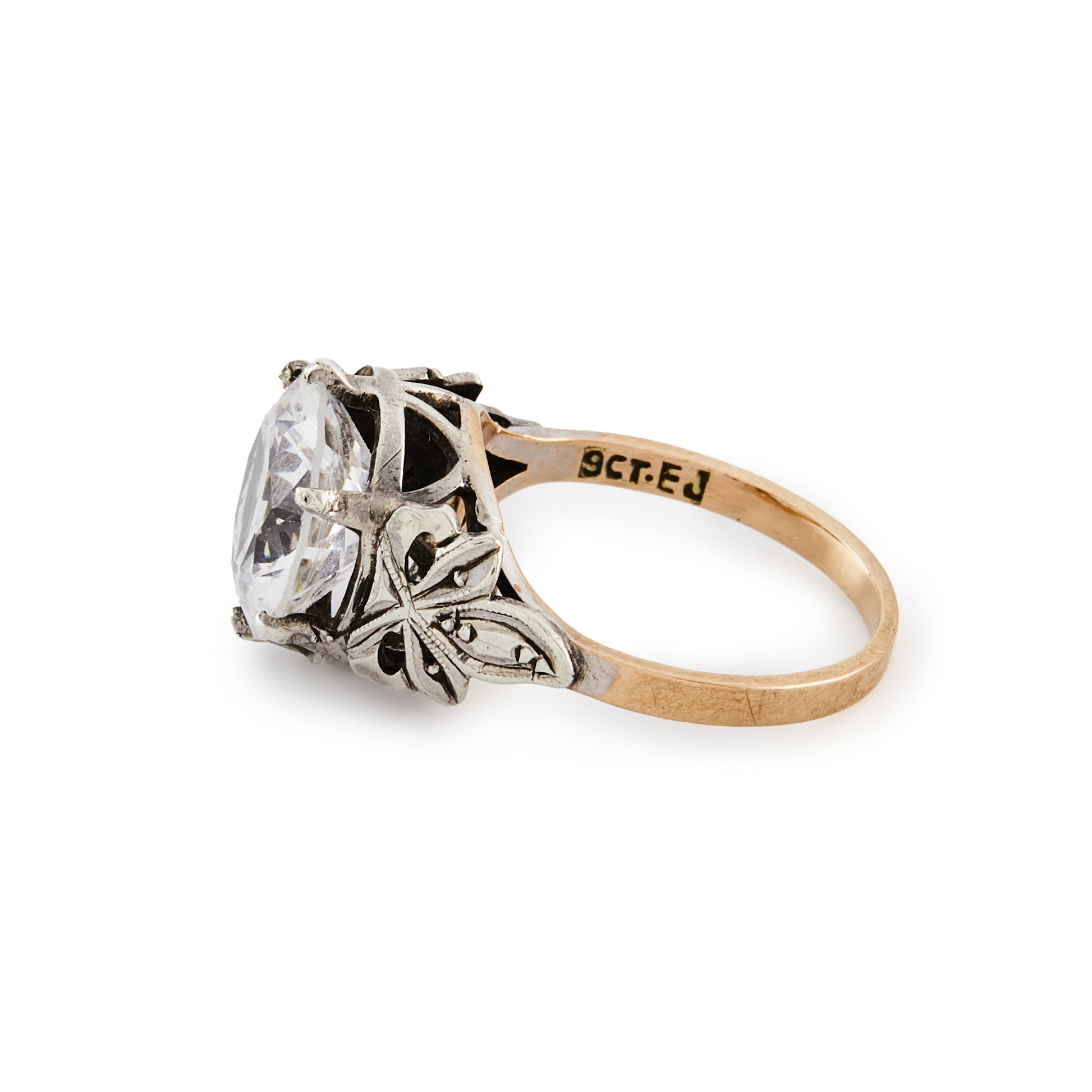 Vintage 9ct rose gold ring, with a sparkling 3.5ct lab grown spinel in an ornate white gold setting.