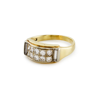 Elegant Art Deco 14ct yellow gold ring, set with ten round diamonds and flanked by a baguette diamond on each side.