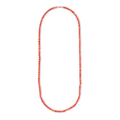 Lovely string of angel hair coral with interesting range in colour and size of the beads, with a 9ct gold clasp. Can be draped twice around the neck to form a choker.