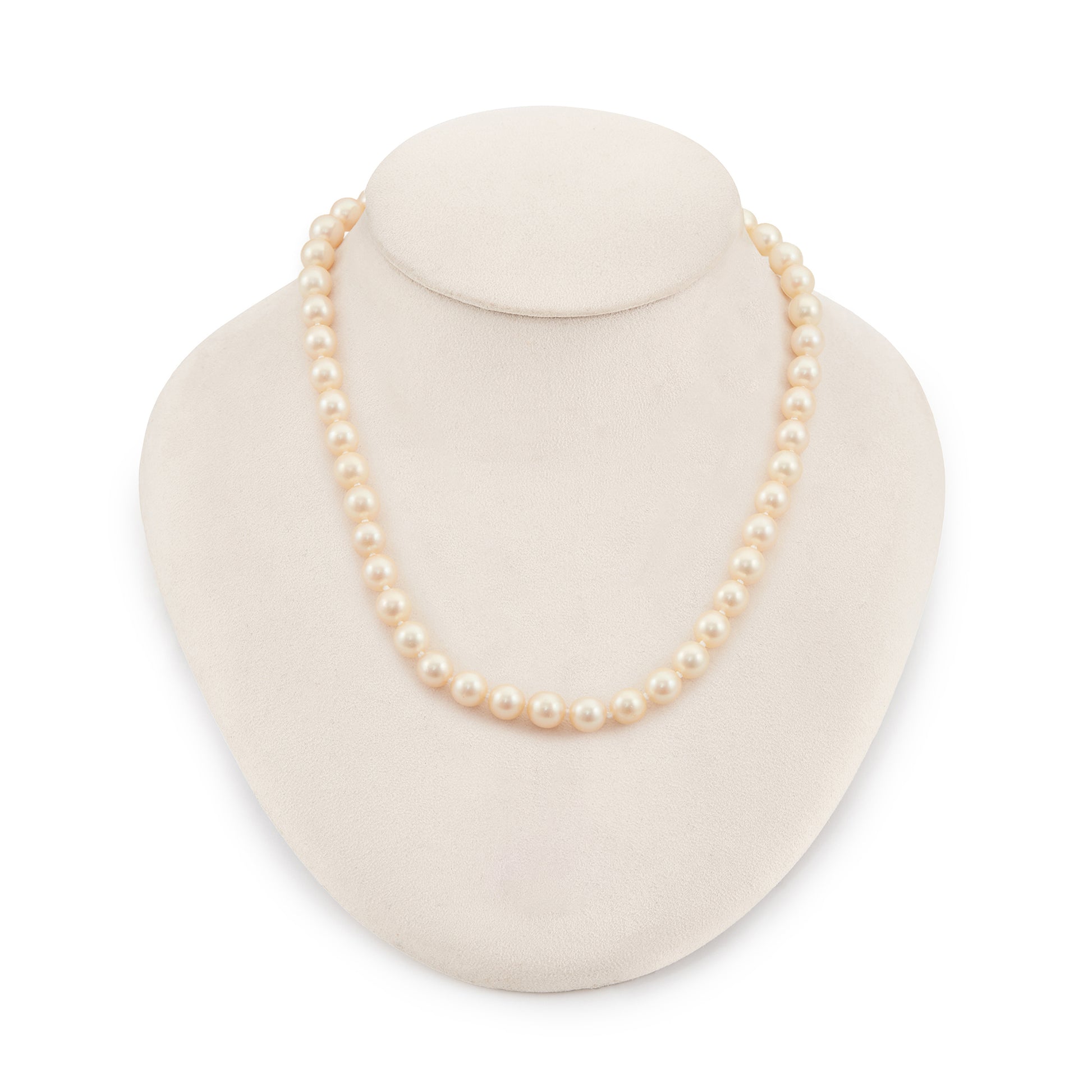 Beautiful pearl necklace with a 14ct gold clasp and forty-six perfectly round cultured seawater pearls. The pearls have a cream hue and a lovely lustre.