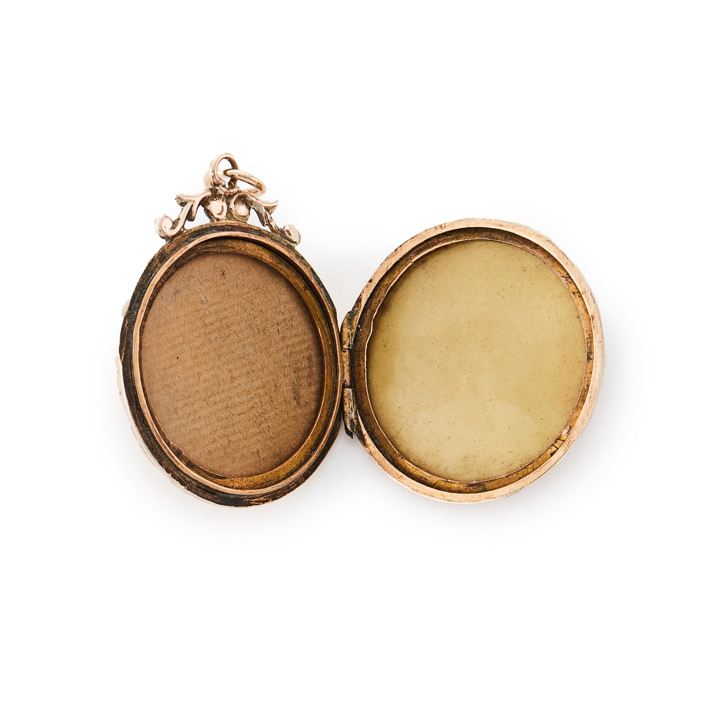 Pretty Edwardian 9ct gold back and front locket engraved with a swallow and flower design.