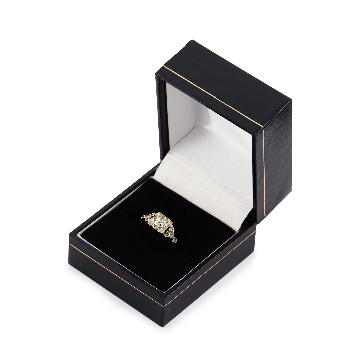 Pretty Edwardian 18ct rose gold ring set with a 0.30ct natural diamond with small inclusions.