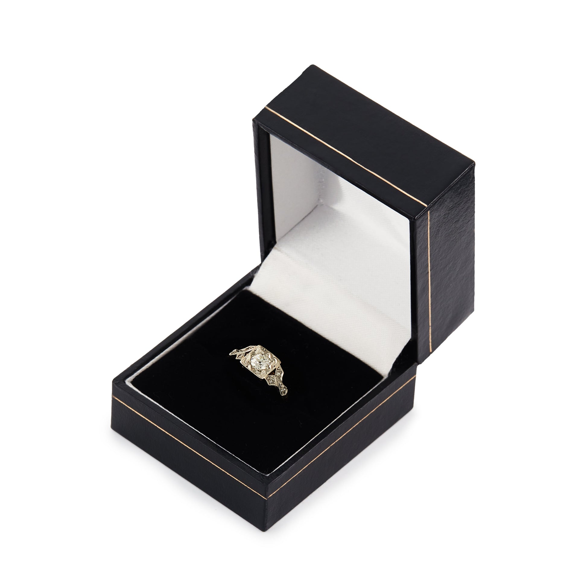 Pretty Edwardian 18ct rose gold ring set with a 0.30ct natural diamond with small inclusions.