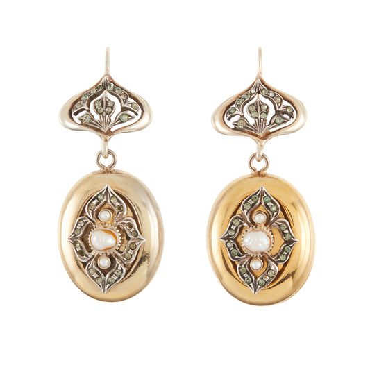 Glamorous vintage gold-plated silver earrings, each set with pastes and three pearls. The earrings make a beautiful statement!