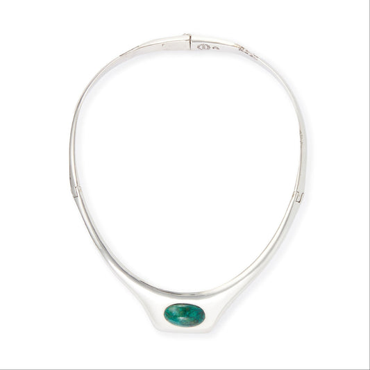 Stylish sterling silver Mexican Mid-Century choker set with a vibrant azurite cabochon stone.