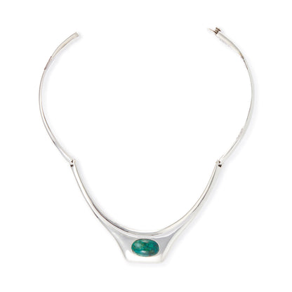 Stylish sterling silver Mexican Mid-Century choker set with a vibrant azurite cabochon stone.