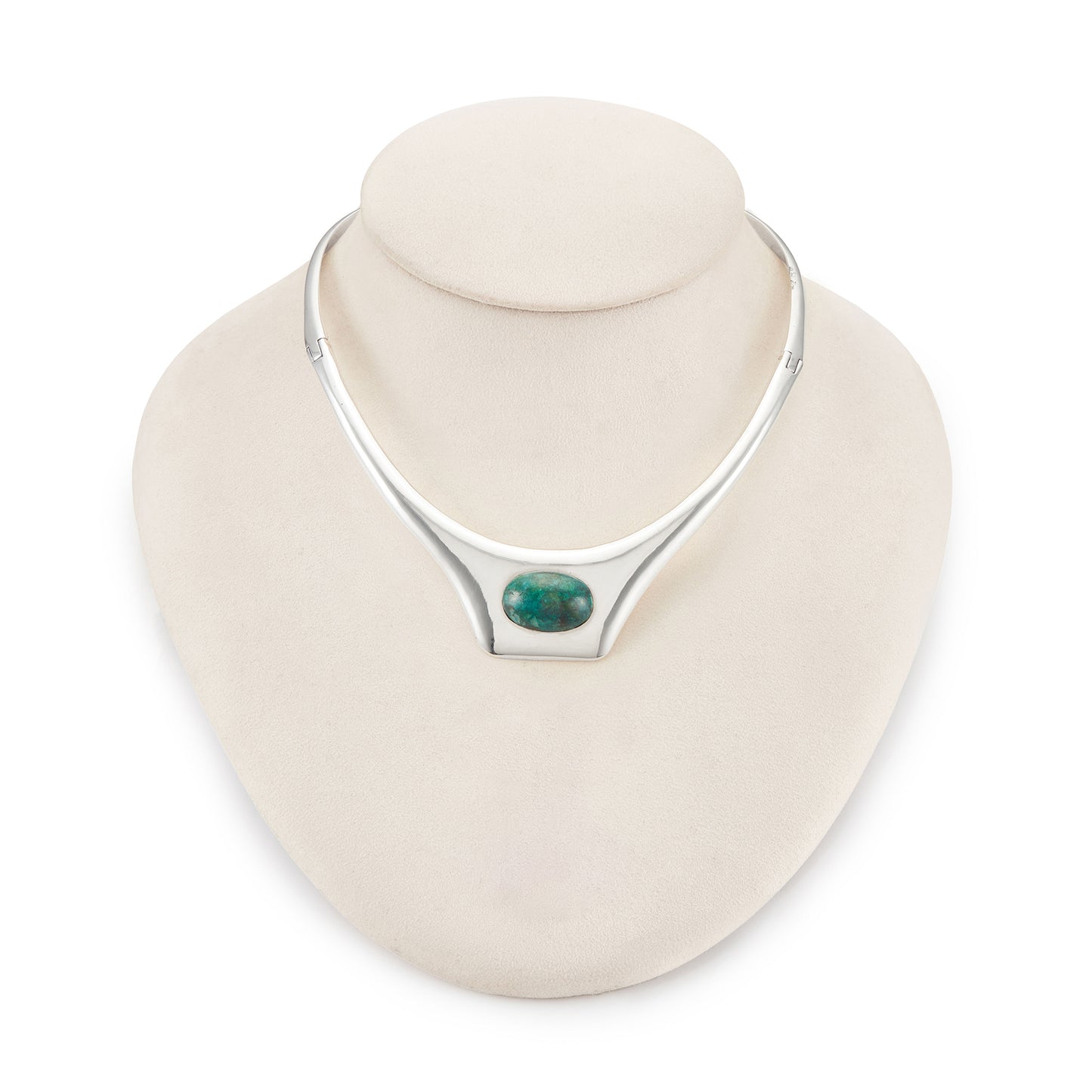 Stylish sterling silver Mexican Mid-Century choker set with a vibrant azurite cabochon stone.