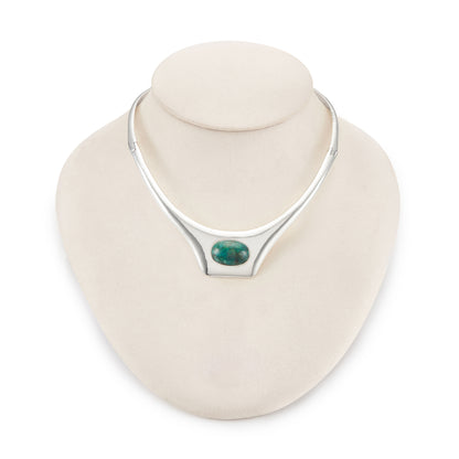 Stylish sterling silver Mexican Mid-Century choker set with a vibrant azurite cabochon stone.