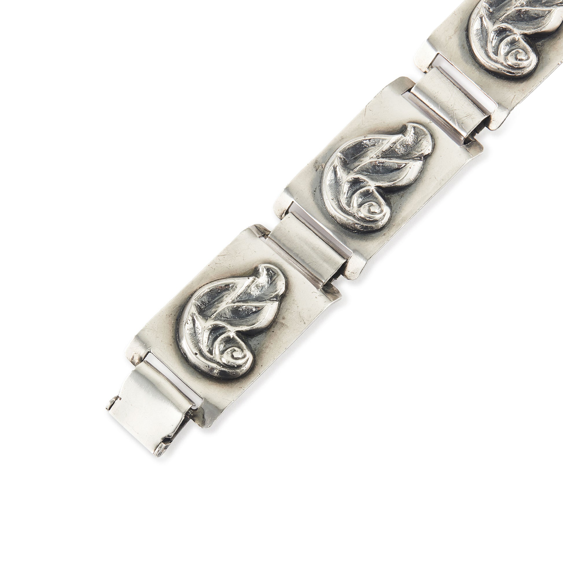 Stylish sterling silver Modernist, Mid-Century panel bracelet with a repoussé design. 
Designer: Haglund (South Africa)