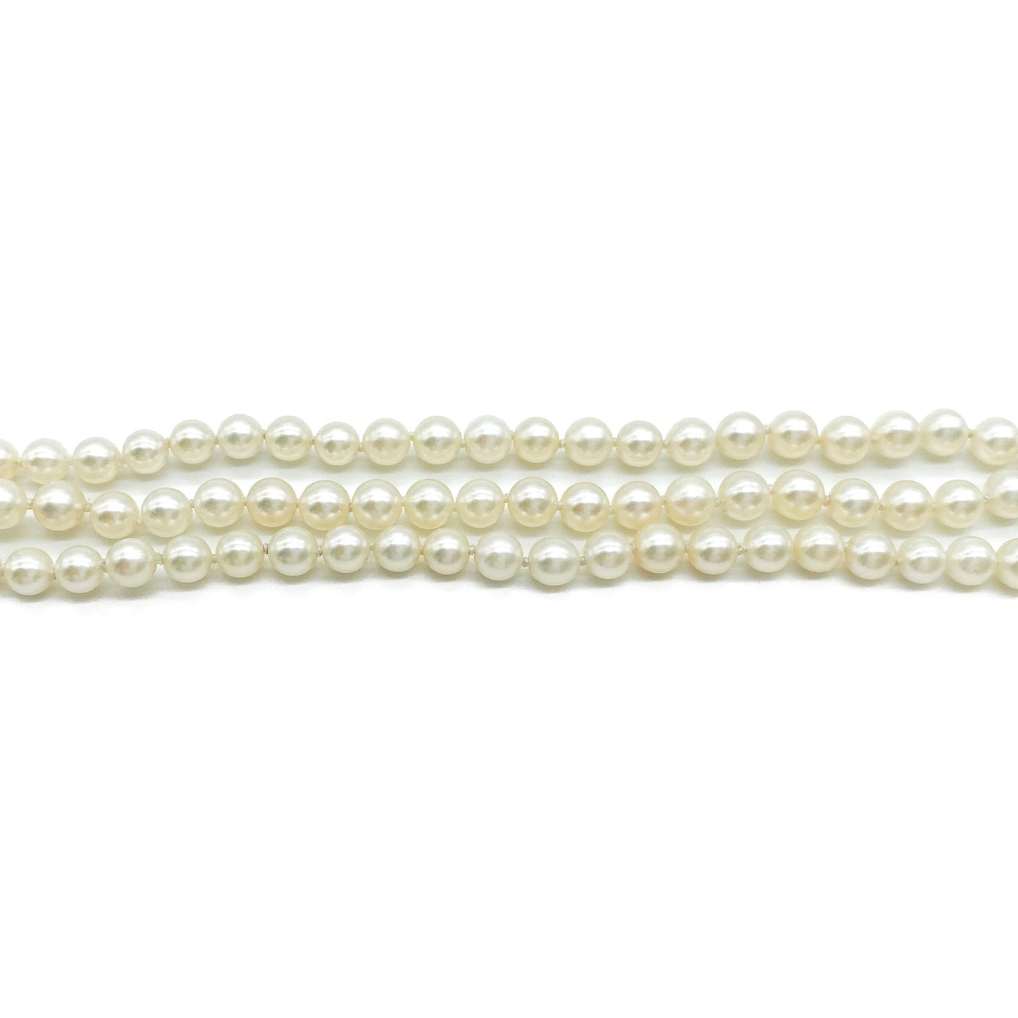 Pretty vintage three strand cultured pearl bracelet with an exquisite 18ct white gold sapphire and pearl clasp.