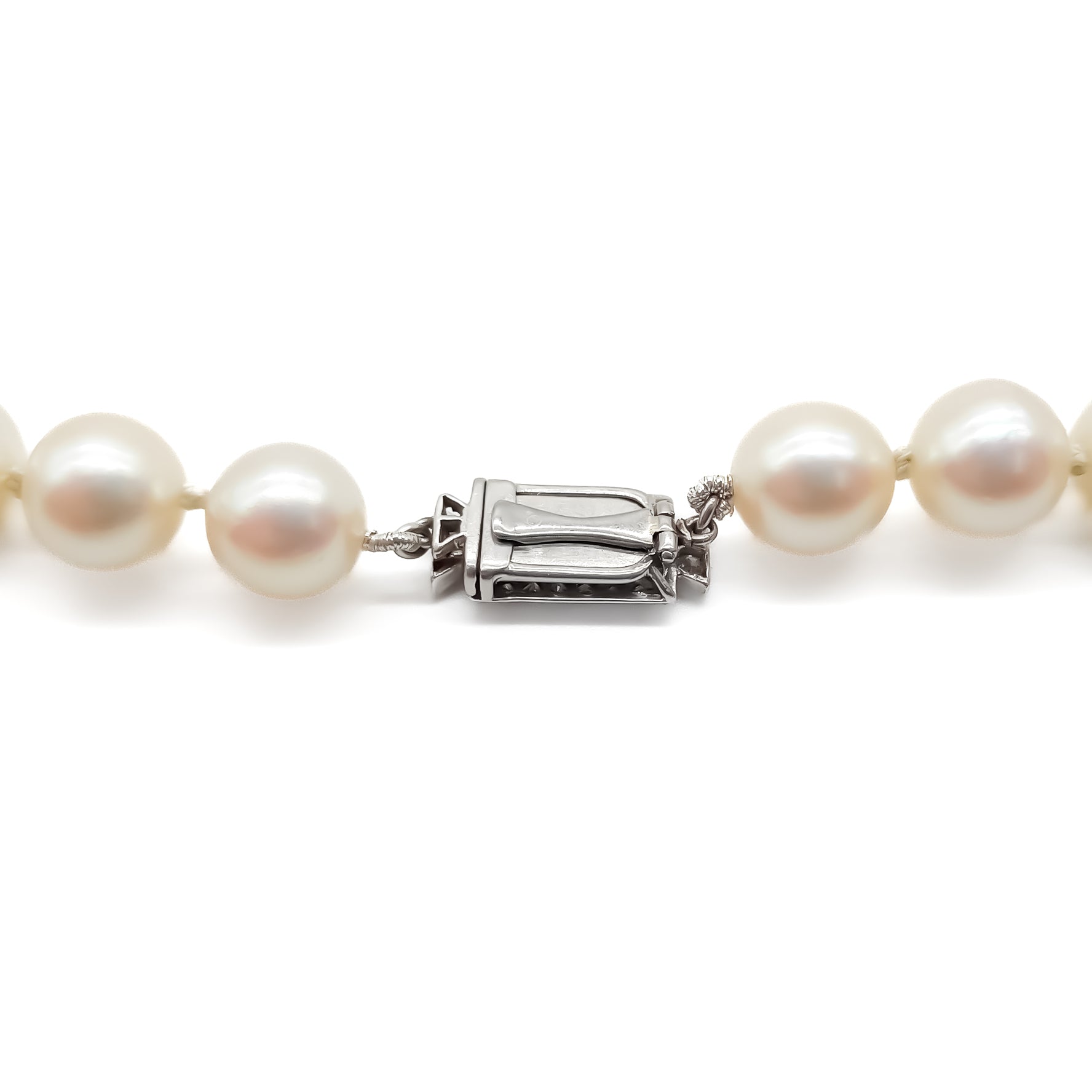 Stunning Japanese Akoya seawater pearl necklace with an 18ct white gold Art Deco diamond clasp.