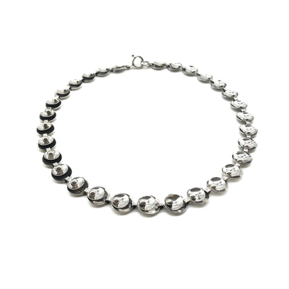 Silver 1940’s Scandinavian necklace with round three-dimensional links. 