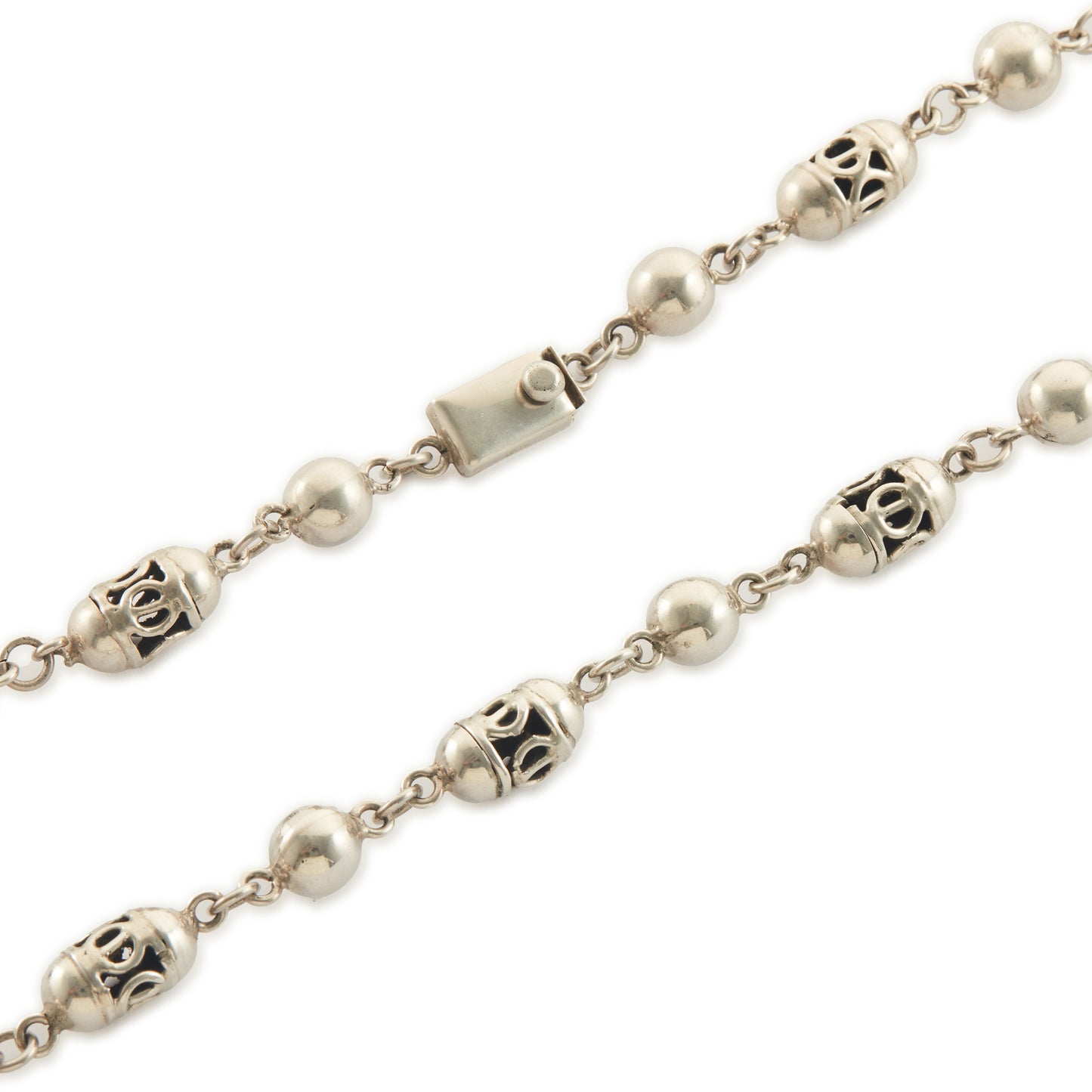 Stylish sterling silver Mexican bobble bead necklace.