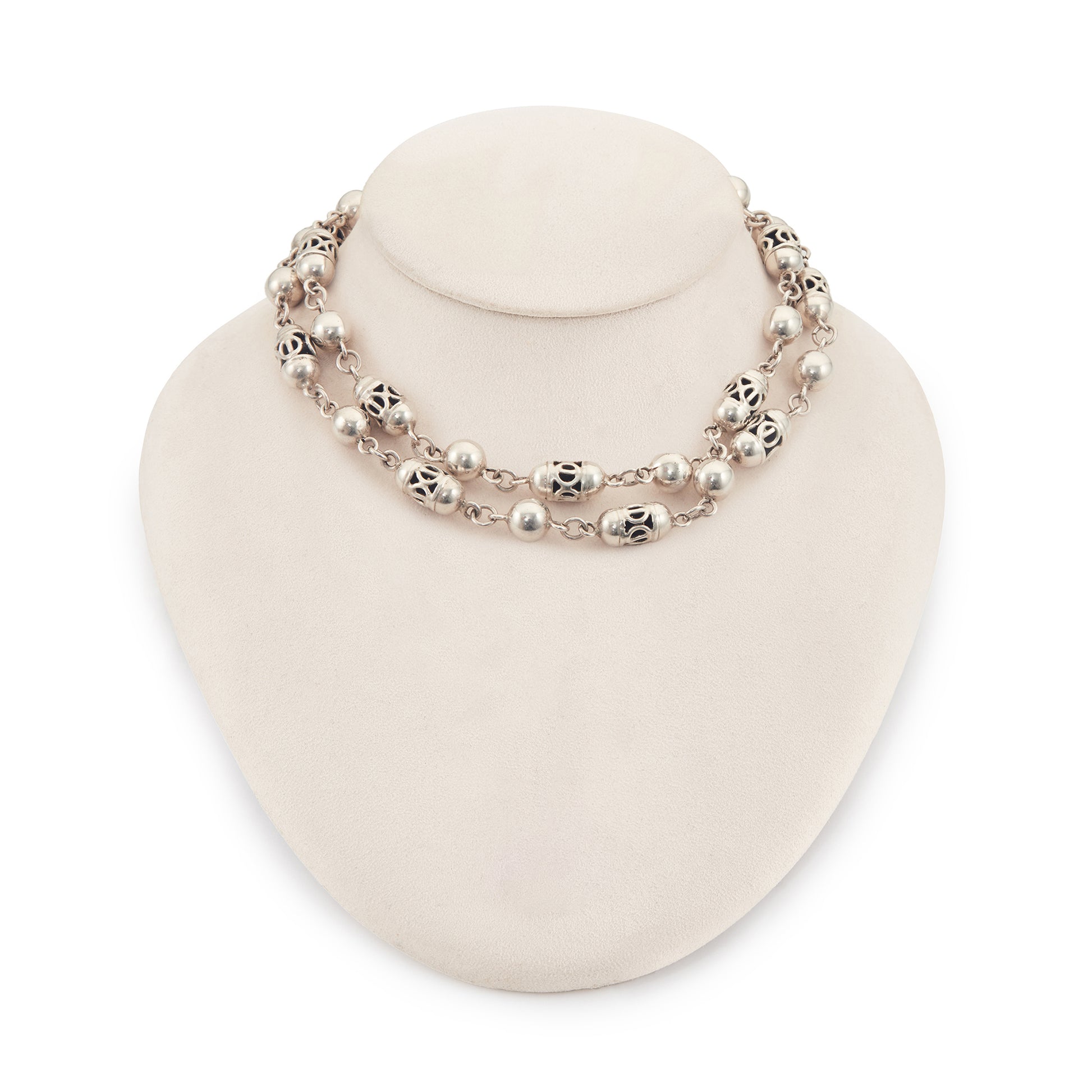 Stylish sterling silver Mexican bobble bead necklace.