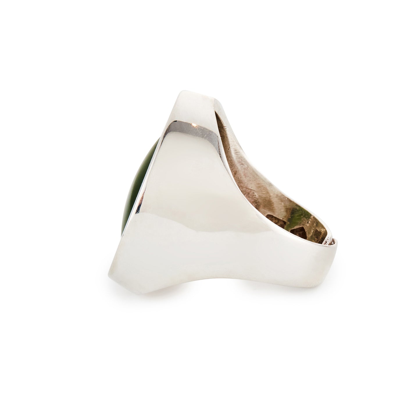 Classic vintage sterling silver ring, set with an oval cabochon nephrite jade stone. Size adjustable.