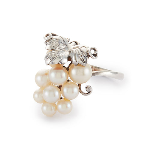 Exquisite handmade sterling silver vintage ring set with nine lustrous seawater pearls that forms a bunch of grapes. Stamped: Sterling 950
