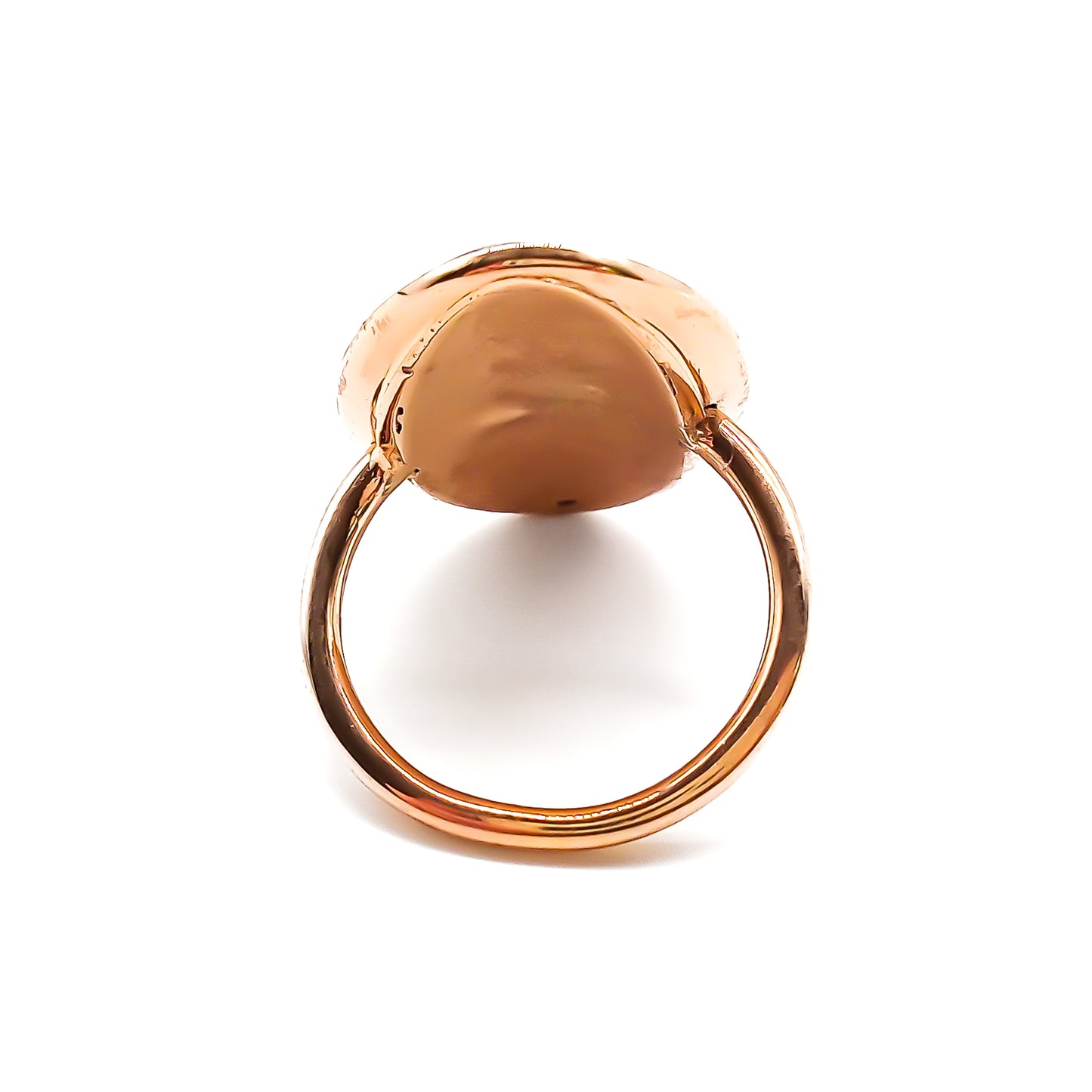 Lovely Victorian 9ct rose gold ring with sea-blue enamelling under domed glass.