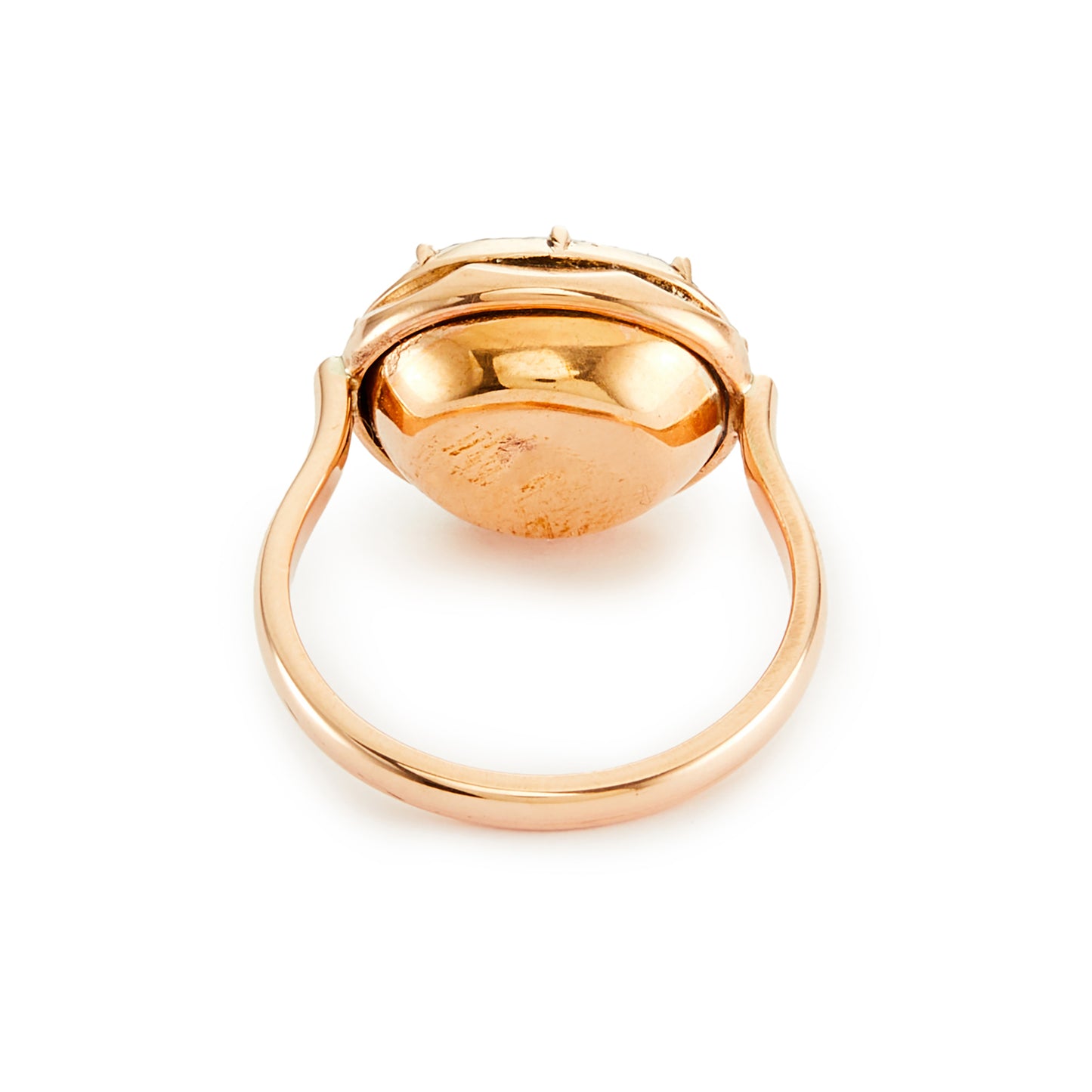 Beautiful Victorian 9ct rose gold set with a foil-backed amethyst in a closed back setting.