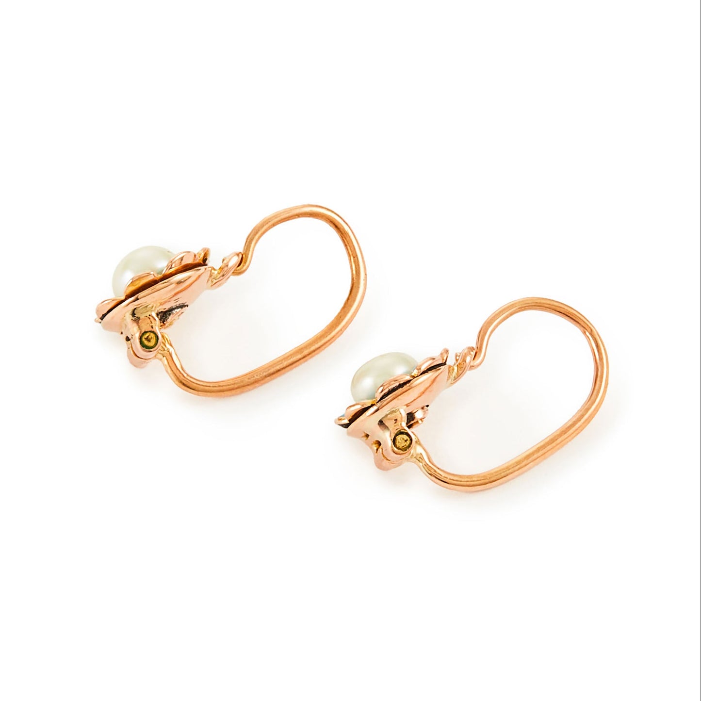 Pretty Victorian 9ct rose gold earrings, each set with eight turquoise stones and a centre pearl, in the shape of a flower.