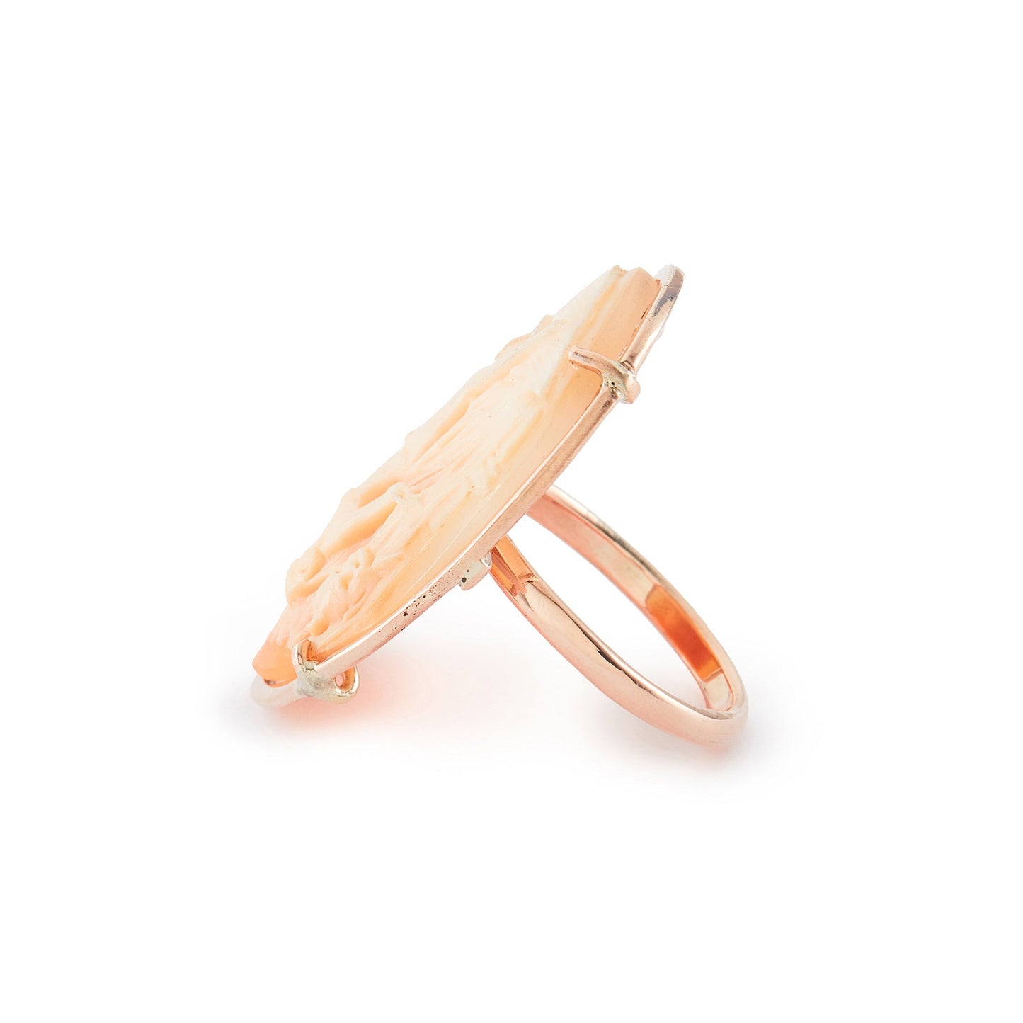 Lovely 9ct rose gold vintage ring, set with a large, elaborately-carved cameo.