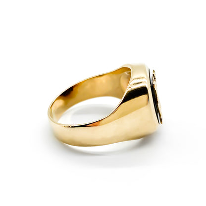 Charming vintage 9ct rose gold signet ring set with an onyx and fancy script letter “K”.