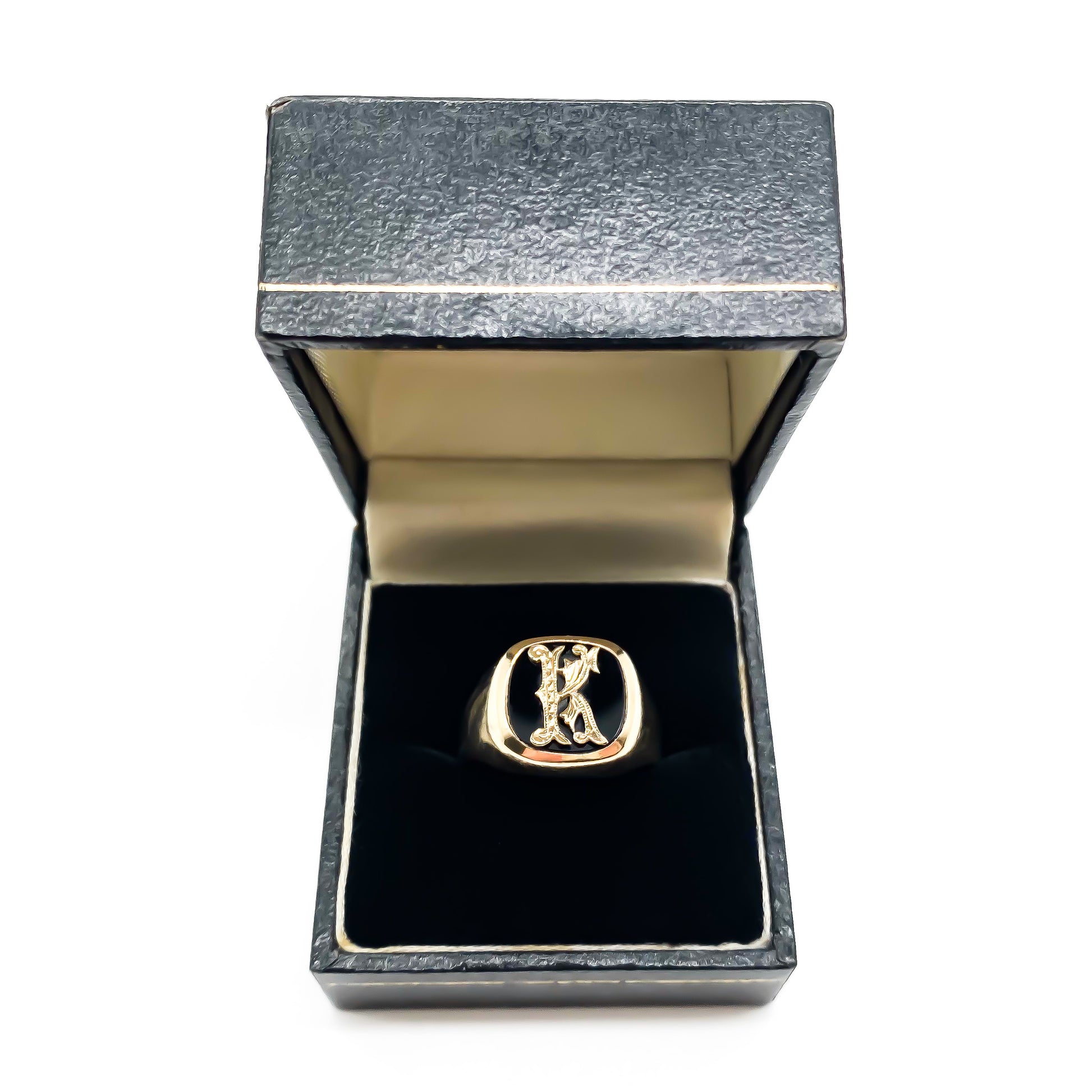 Charming vintage 9ct rose gold signet ring set with an onyx and fancy script letter “K”.