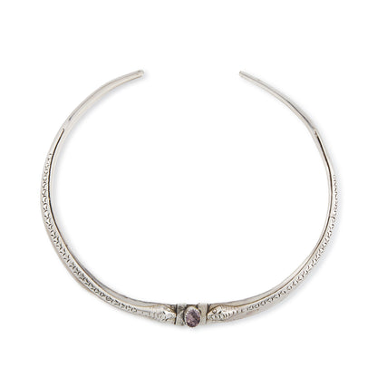 Stylish Mid-century silver choker depicting two beautifully carved serpents, centred by a light purple amethyst.